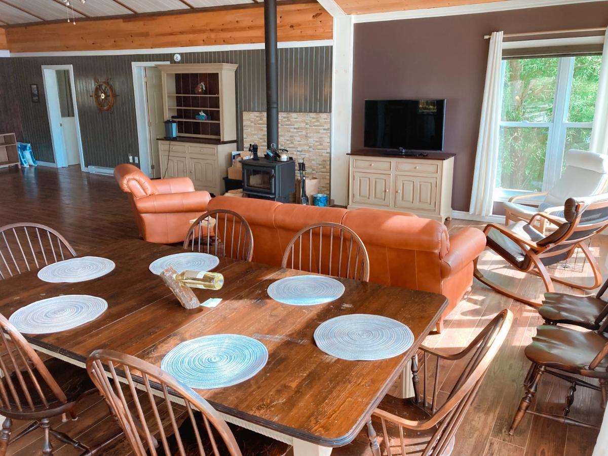 Le Duc On The - Cozy Waterfront Saint-Andre-Avellin