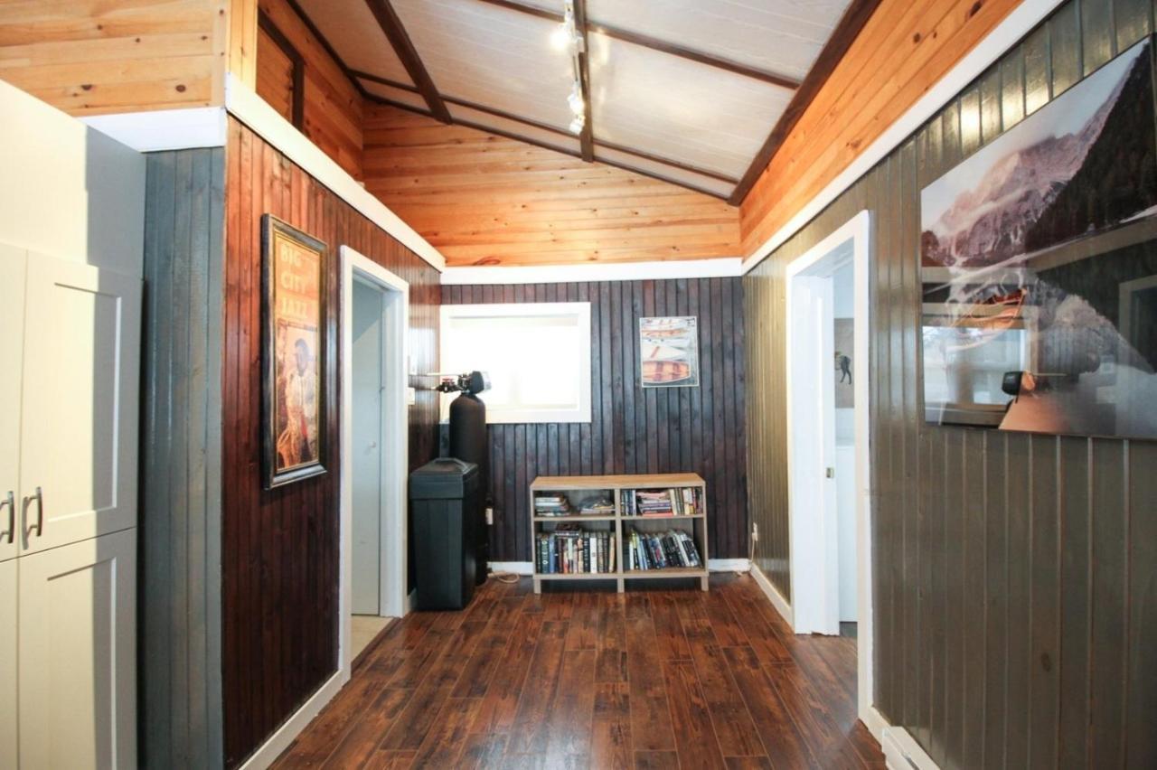 Chalet Le Duc On The - Cozy Waterfront