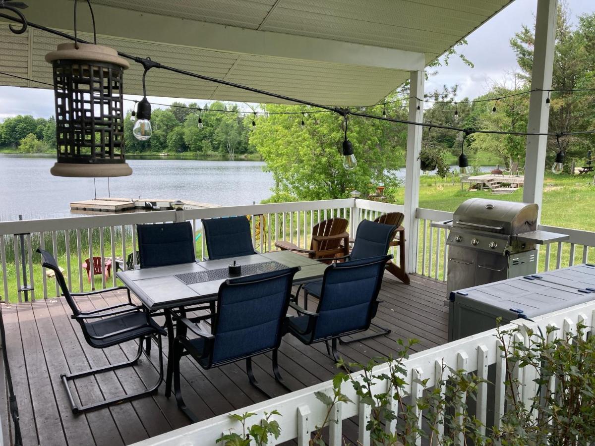Le Duc On The - Cozy Waterfront Chalet *