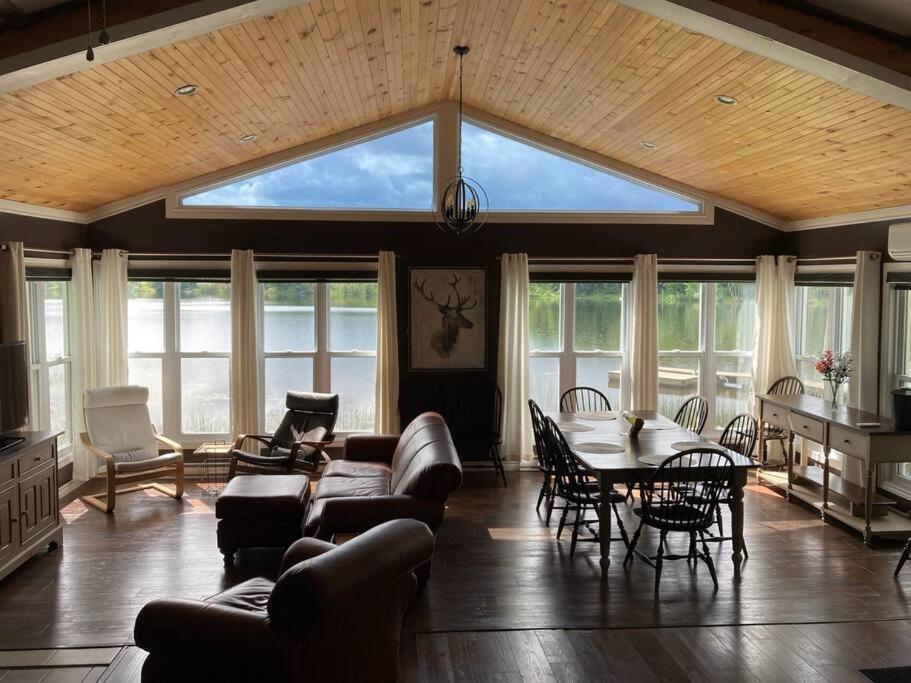 Le Duc On The - Cozy Waterfront Saint-Andre-Avellin