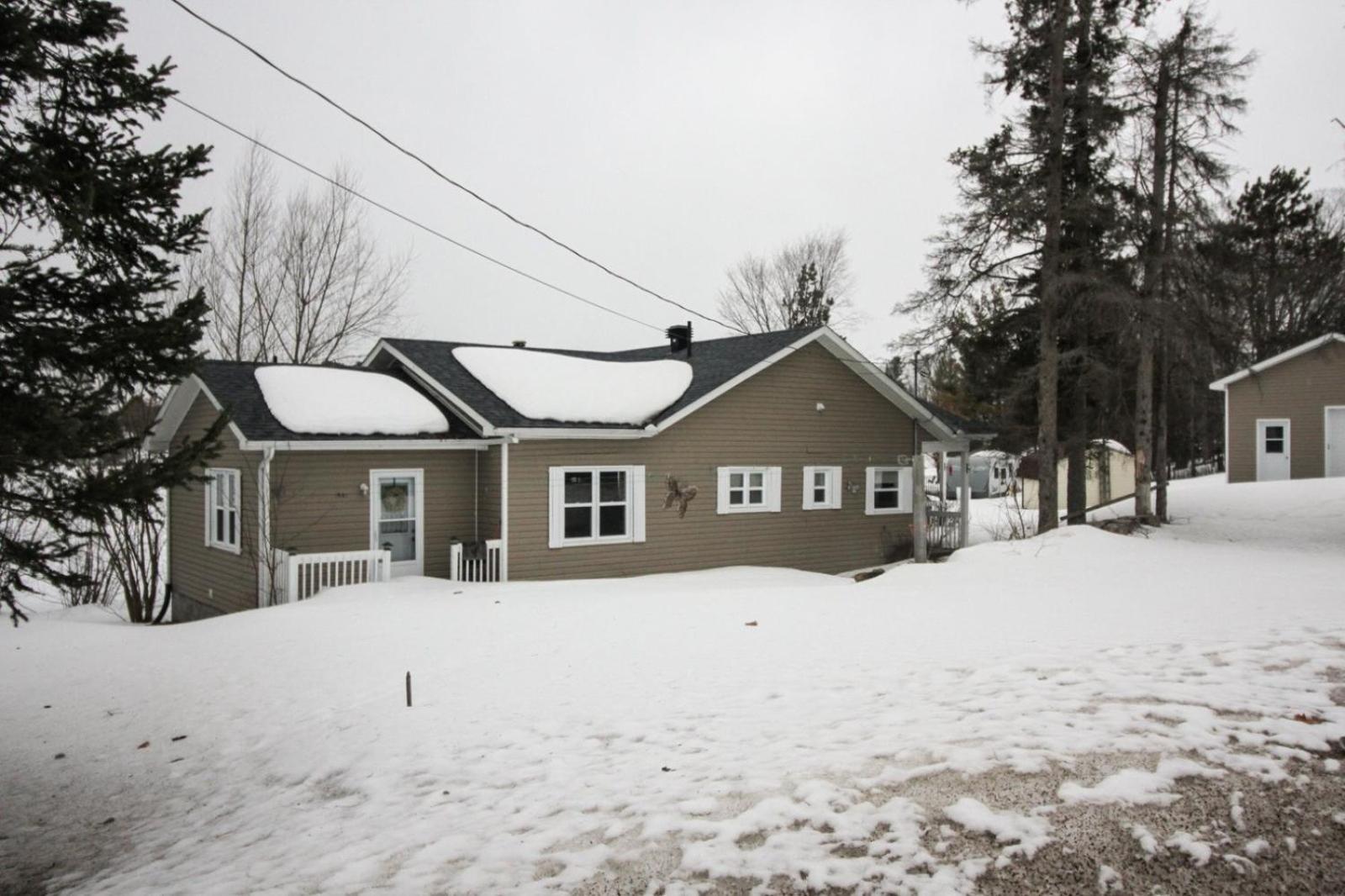 Le Duc On The - Cozy Waterfront Chalet